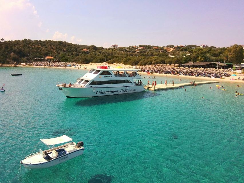Chalkidiki: Blue Lagoon & Ammouliani Island Cruise & Lunch - Ammouliani and Alikes Lagoon: the second swim, anchored at the port