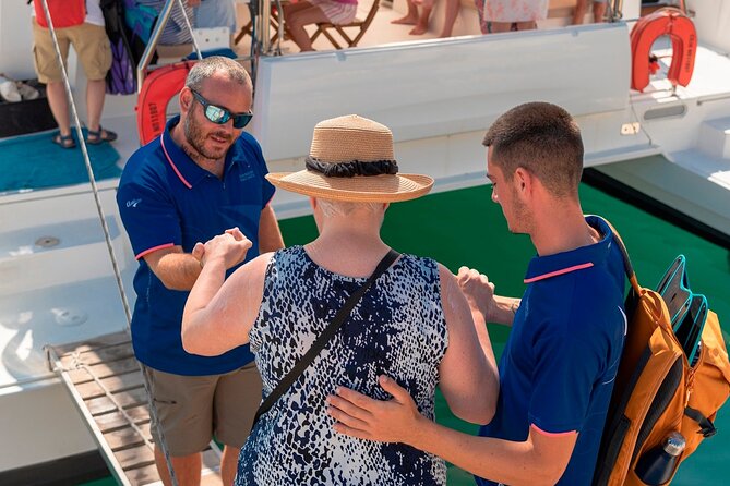 Chania: Afternoon Catamaran trip - Dinner, Drinks & Sunset - The first sailing hour: how the trip starts moving