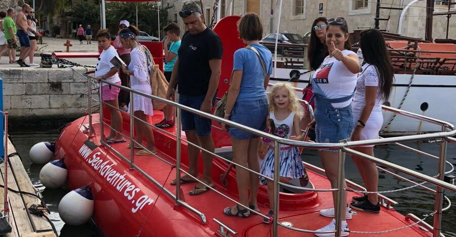Chania: Semi-Submarine Boat Underwater Experience - Who should book this Chania semi-submarine ride
