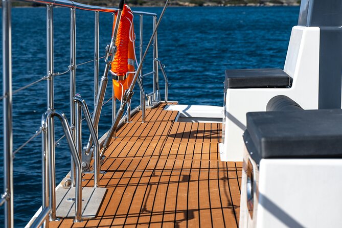 Comfort Max Catamaran Caldera Cruise with BBQ and Drinks - Food and allergies: what’s covered, what to expect