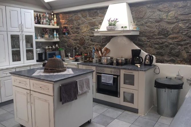 Cooking Classes in Mykonos Greece - Why Mykonian Spiti Feels Like Family Time in a Real Kitchen