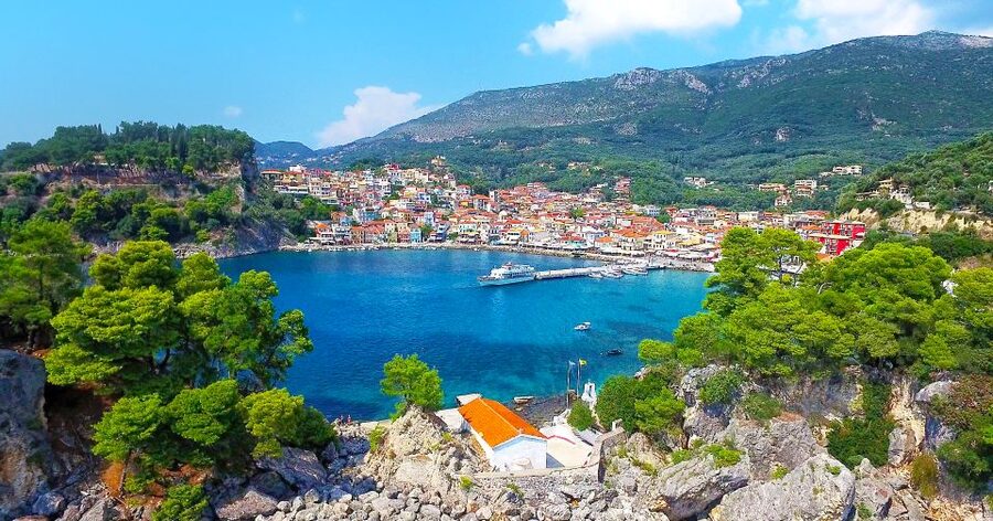 Corfu: Parga, Sivota and Blue Lagoon Full-Day Boat Cruise - Parga old town in 2 to 2.5 hours: narrow lanes, castle remains, and sea views