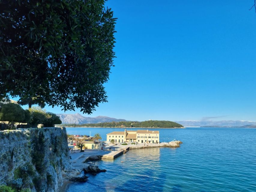 Corfu: Small Group City Walking Tour - Old 14th-century fortress stories: learning without a ticket