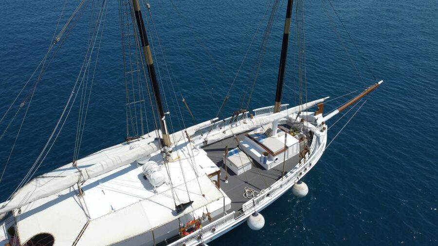 Corfu: Sunset Cruise on Classic Boat with Cocktails & Snacks - Pontikonissi and Mouse Island: How to Get the Best Sunset Spot