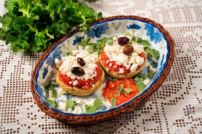 Cretan Cooking Class and Dinner: Evening in a Rethymno Home - Drinks and the raki moment: when the dinner turns festive