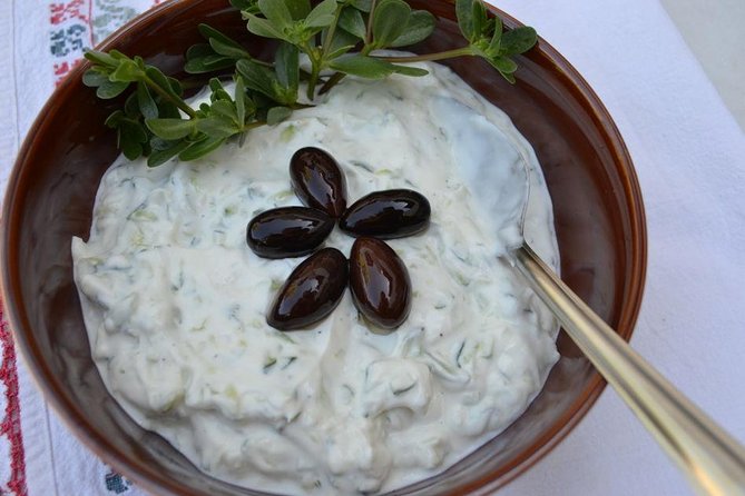 Cretan Cooking Class and Dinner: Evening in a Rethymno Home - Who should book this Cretan cooking evening