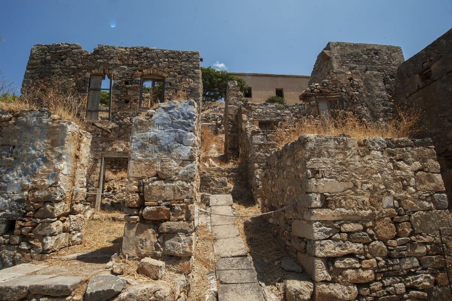 Crete: Agios Nikolaos, Plaka and Spinalonga Island Tour - Plaka fishing village: lunch, views, and a swim option