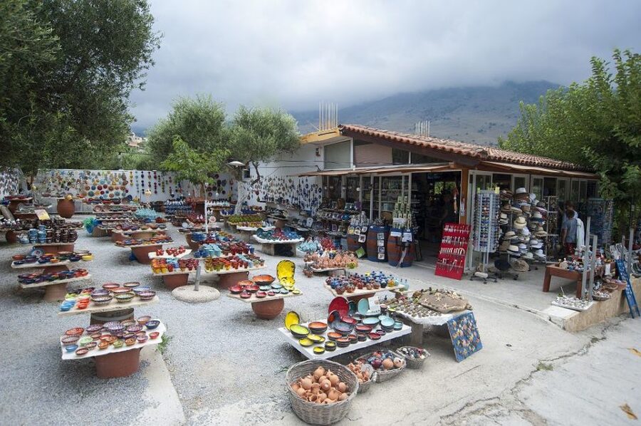 Crete: Chania, Lake Kournas and Rethymno Tour - What to pack and how to make each stop work for you