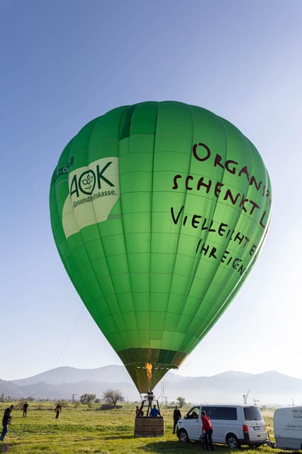 Crete: Hot-Air Balloon Flight with Breakfast and Wine - In the Van and at the Plateau: Getting Set Up for Lift-Off