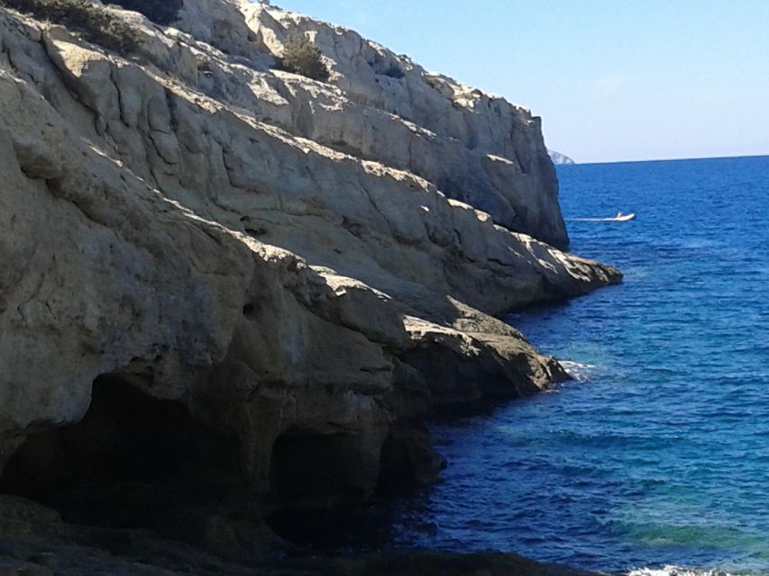 Crete: Matala Beach and Hippie caves, Red beach - The Hippie caves in Matala: caves you can actually picture