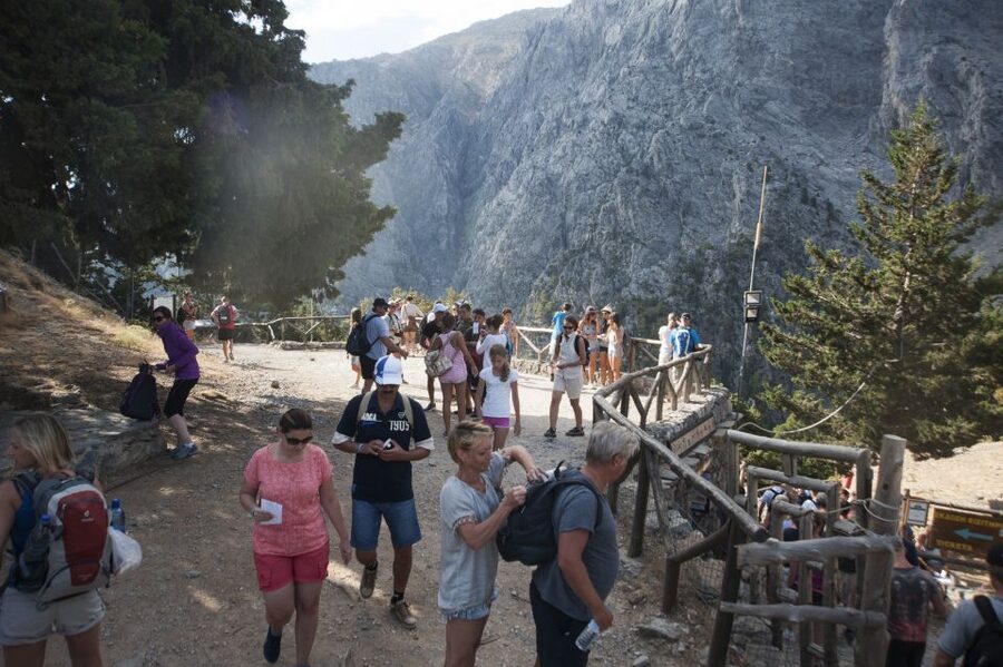 Crete: Samaria Gorge Hike - Getting to the trailhead: early start, real breaks