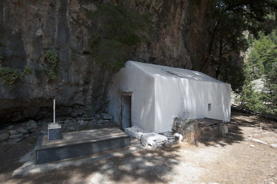 Crete: Samaria Gorge Hike - Xiloskalo start: the gateway moment inside Samaria