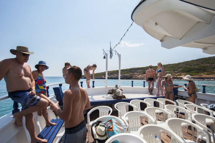 Crete: Spinalonga, Elounda, & Agios Nikolaos Boat Tour & BBQ - Key highlights to expect