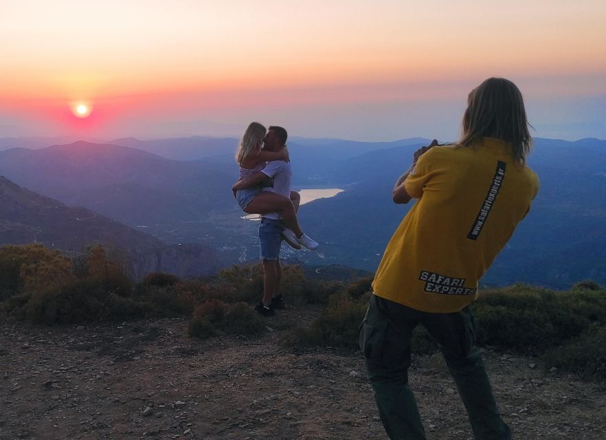 Crete: Sunset Safari - Avdou pass-by: a village snapshot with preserved buildings