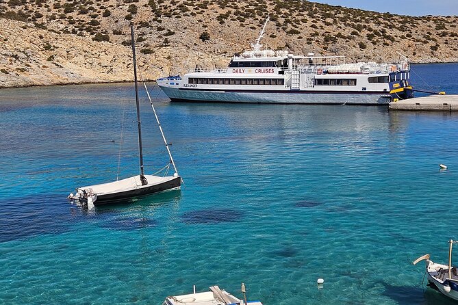 Cruises to Delos-Mykonos, Santorini and Koufonisi by Alexander - Stop 2: Mykonos town, Little Venice, and windmill photo time