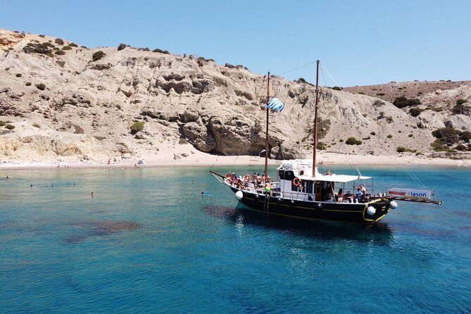 Daily Cruise - Koufonissia & Rina Cave - From Agia Anna to Kato Koufonissi: swim, sun, and the BBQ setup