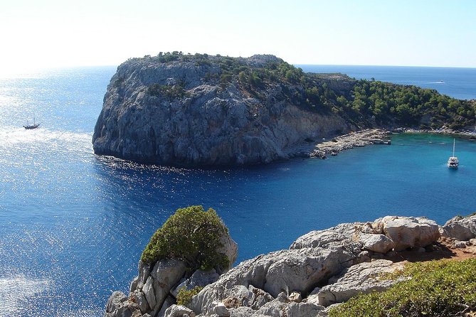 Day Cruise by a Sailing Yacht to the most beautiful bays or Rhodes (Small Group) - Food and Drinks: The Greek Lunch Factor That Turns a Boat Ride Into a Memory