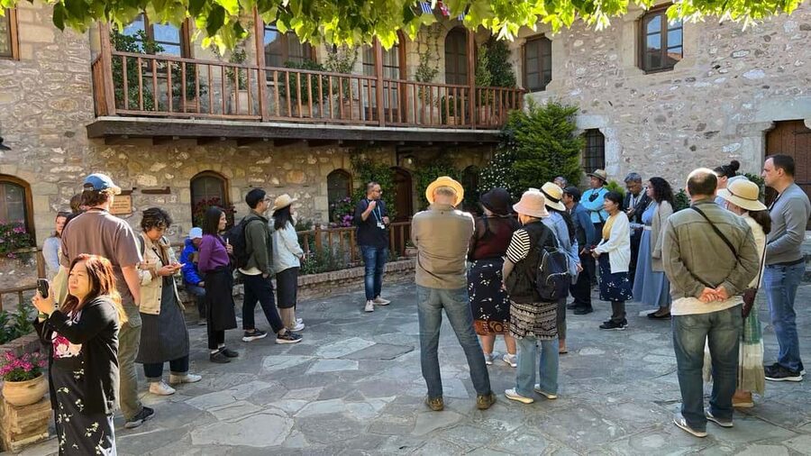 Delphi and Meteora: 2-Day Bus Tour from Athens - Delphi and Meteora in 2 Days, the Athens-to-Thessaly Reality Check