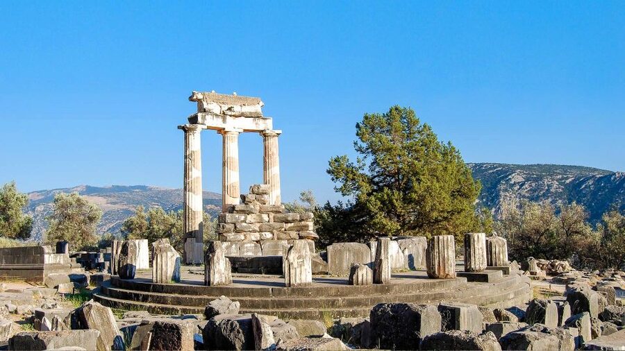 Delphi: Audiovisual self-guided tour with 3D models - Before you go: download on Wi-Fi and free up space