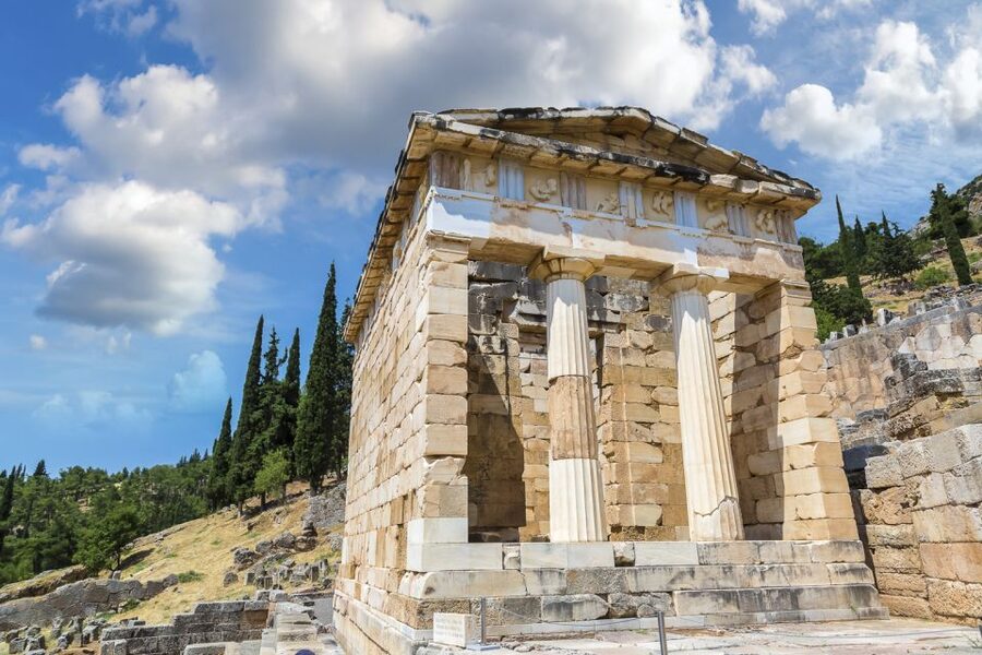 Delphi Guided Walking Tour and Admission Ticket - Walking the Temple of Apollo area and treasuries, without getting lost