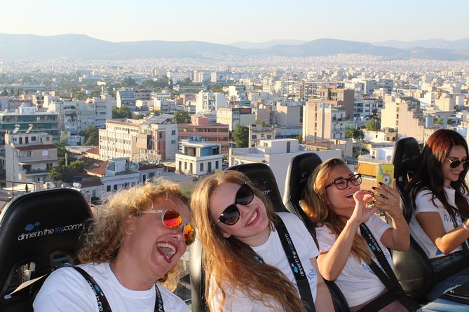 Dinner in the Sky Athens - The 90-minute rhythm, from straps on to final views