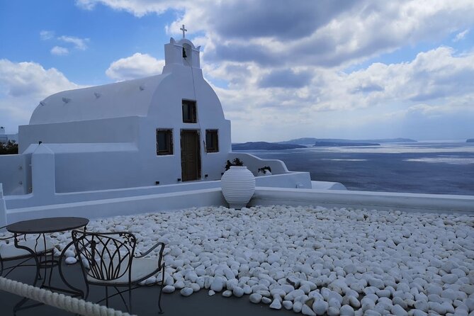 Discover Best Of Santorini with Locals Small Group Half Day Tour - A tight 5-hour loop across the best-known corners