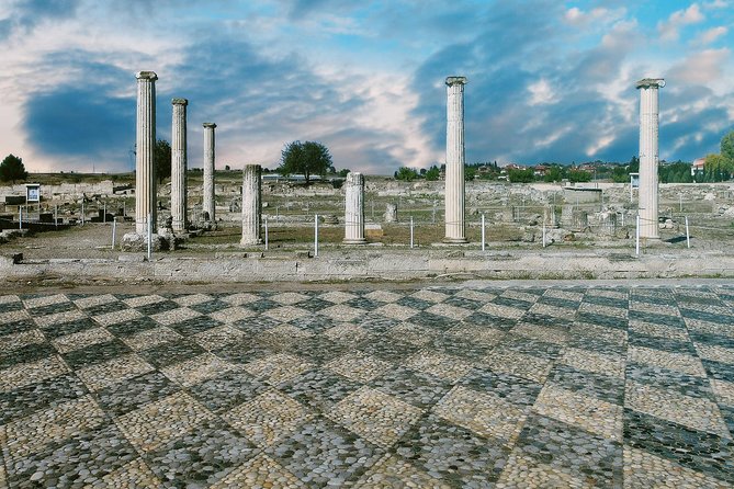 Discover Vergina and Pella: Day Trip to Macedonian Kingdom - Stop Two: Verginas Royal Tombs, the Golden Larnax, and the Sun of Vergina