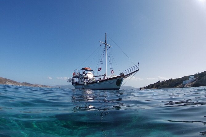 Dreamy Sails Daily Cruises at Argostoli Kefalonia Island - Xi Beach (Stop 2) in Lixouri: red sand, shallow water, two ways to enjoy it