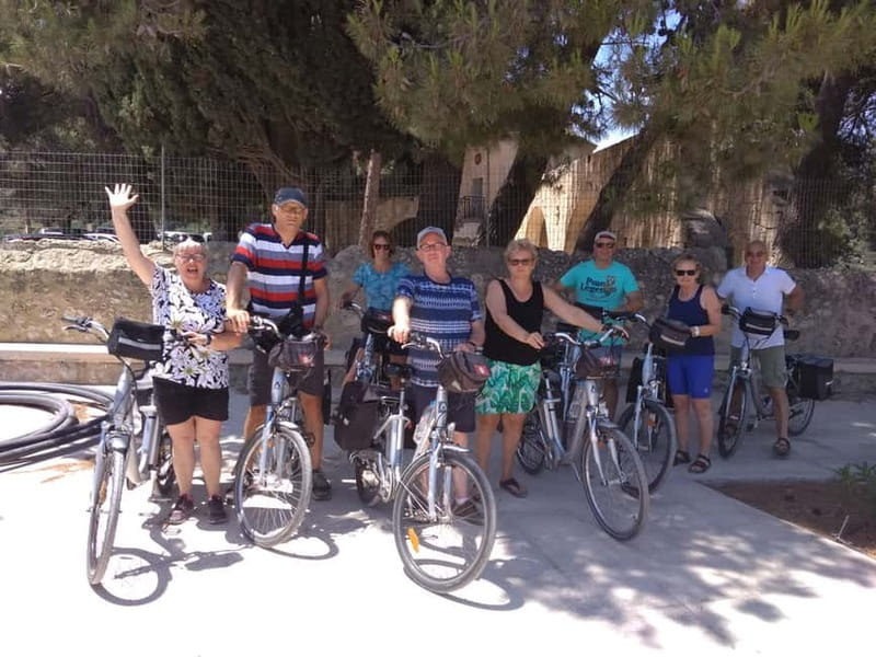 e-Bike Guided Tour to Myli Gorge with Lunch included - Getting comfortable fast: e-bikes, helmets, and the pacing