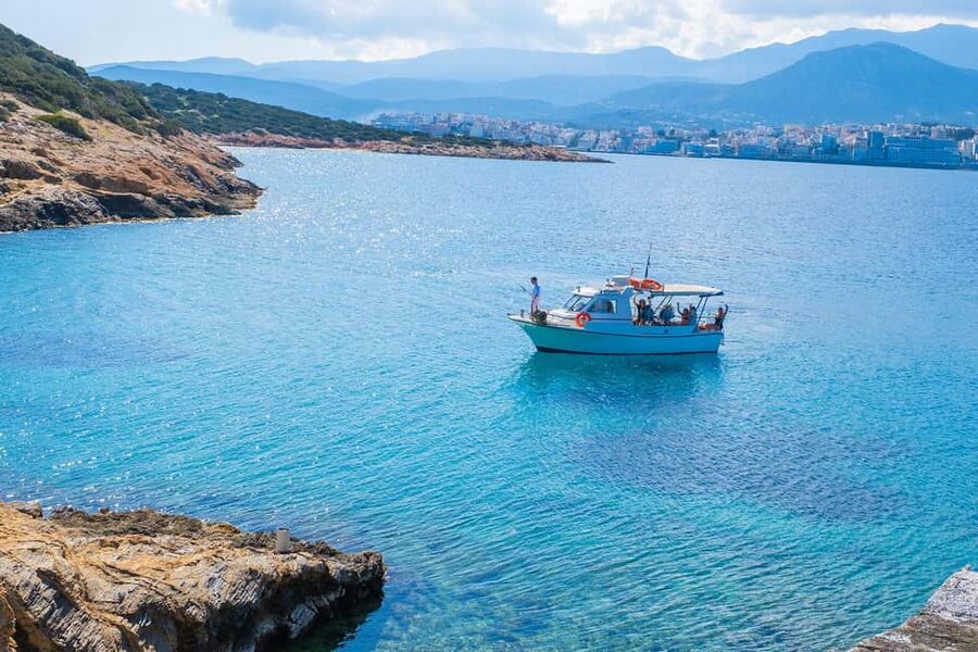 Fishing Trips Agios Nikolaos - Agios Nikolaos marina start, Monomahos boat, and what to look for