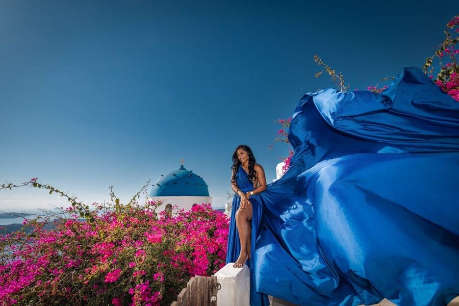 Flying dress Photoshoot in Santorini with Hotel Pickup - Key points before you book