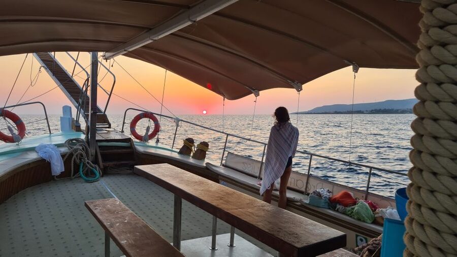 From Argostoli: Vardiani Island Sunset Cruise & Greek Meze - Who Should Book This Cruise