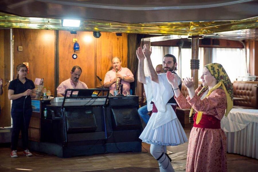 From Athens: Day Cruise to Hydra, Poros & Aegina with Lunch - Who This Athens to Three-Island Cruise Is Best For