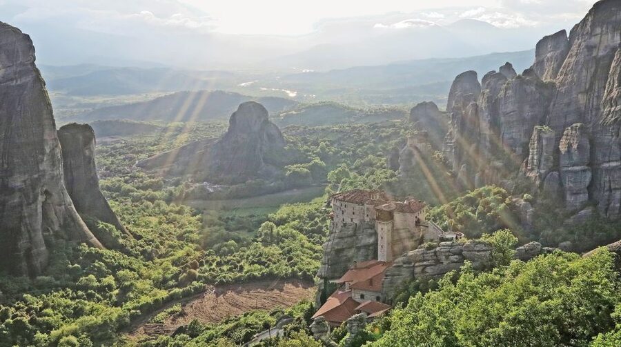 From Athens: Delphi and Meteora 2-Day Tour with Hotel - The long-bus reality: what to watch for on this route