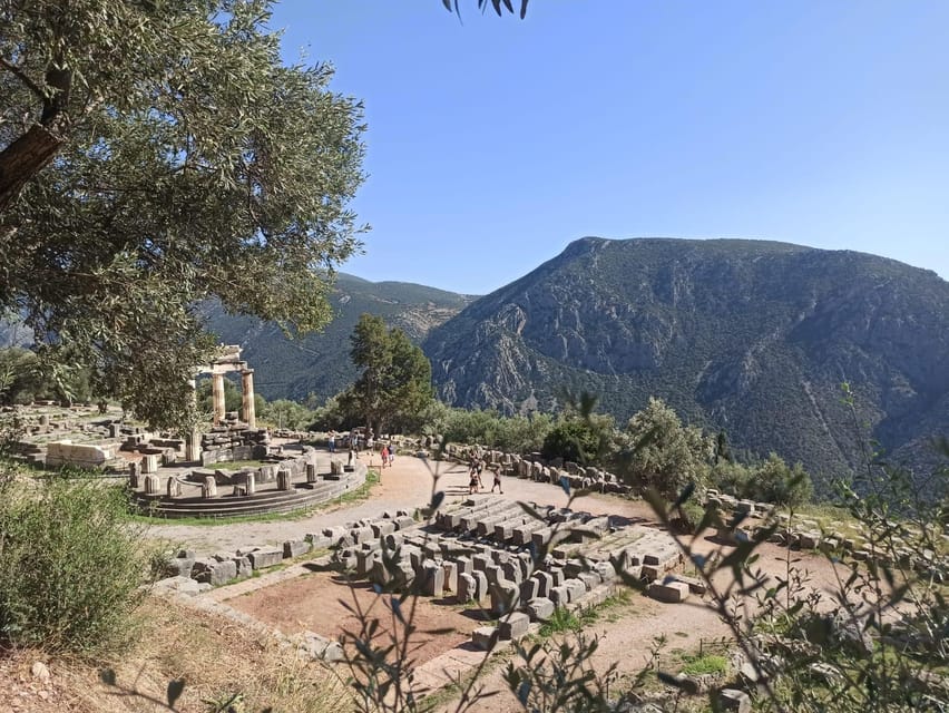 From Athens: Delphi Day Trip & Arachova Village Stop - Bus comfort, timing, and those quick break stops
