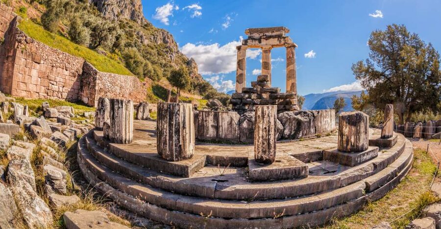 From Athens: Delphi Full Day V.R. Audio Guided Tour - Omphalos, Apollo, and the Big Ruin Stops You Will Actually See