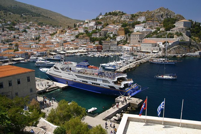 From Athens: Hydra, Poros, and Aegina Day Cruise with Lunch - At Sea Time: Entertainment and the Comfort Trade-Off