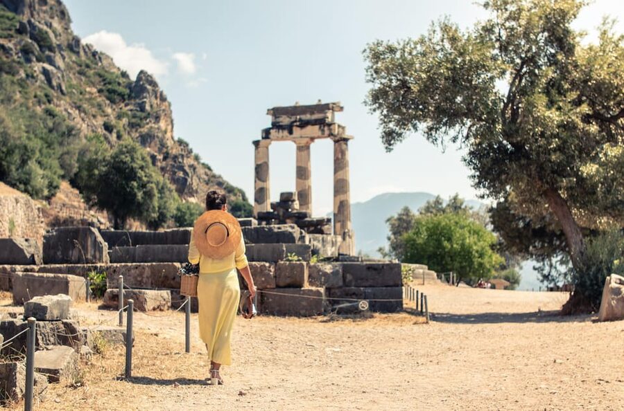 From Athens: Private Delphi and Thermopylae Guided Day Trip - Thermopylae Museum and the 3D battle reenactment