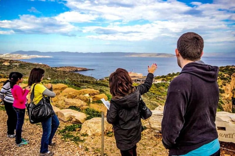 From Athens: Temple of Poseidon & Cape Sounion Half-Day Tour - On the bus: archaeologist narration plus an audio app safety net