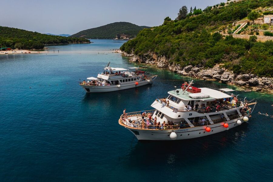 From Benitses/Lefkimmi: Blue Lagoon & Papanikolis Cruise - Syvota on the mainland: the land break that prevents the day from feeling endless