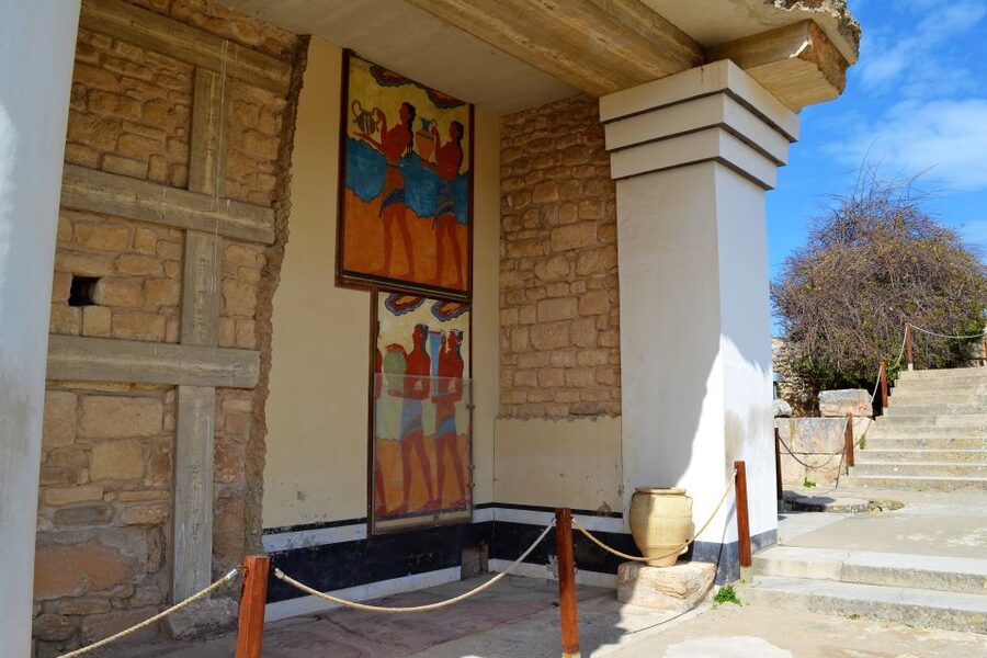 From Chania: Full-Day Heraklion Highlights Guided Tour - Private vs shared options: how to match your day