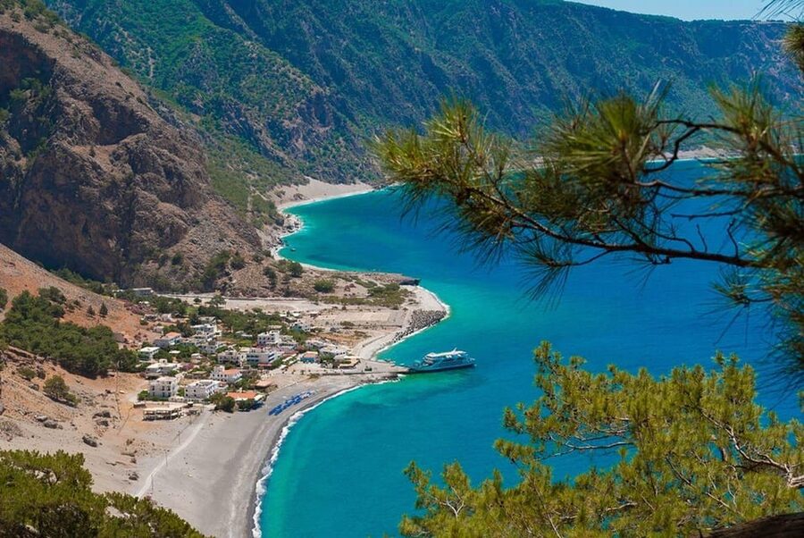 From Chania: Samaria Gorge with Professional Hiking Guide - Entering Samaria National Park, Iron Gates, and Kri-Kri goat country