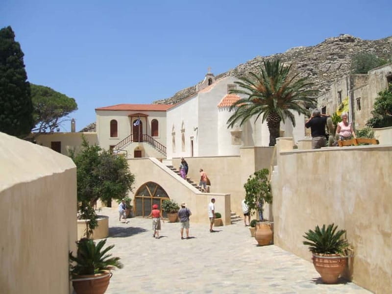 From Herakleion: Day Trip to Preveli Beach and Kourtaliotiko - Should You Book the Heraklion to Preveli and Kourtaliotiko Trip?