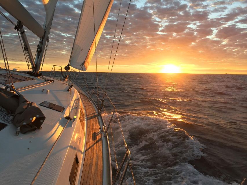From Heraklion: Sunset Cruise to Dia Island - The sail to Dia (about 75 minutes): how the timing works