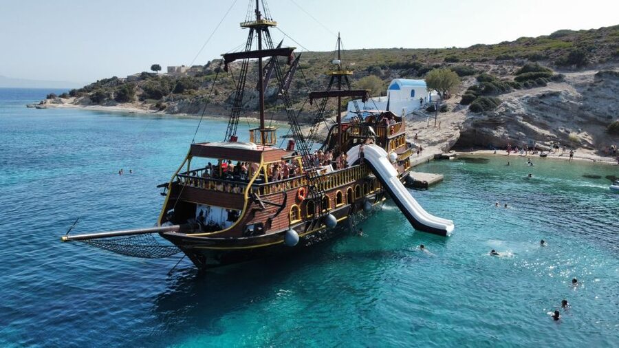From Kos: 3-Island Pirate Cruise with Lunch and Waterslide - Drinks, bar prices, and the party feel at sea