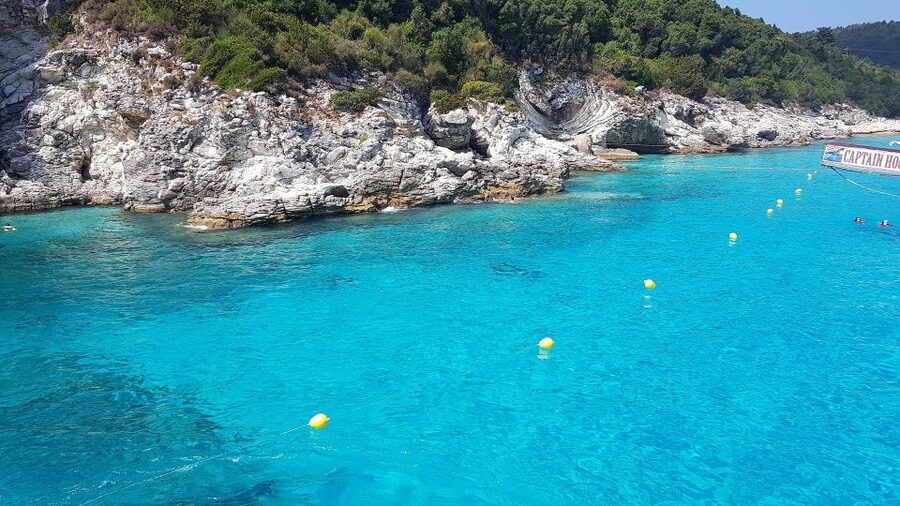 From Lefkimmi: Paxos, Antipaxos & Blue Caves Boat Tour - South Corfu hotel pickup, the van ride, and timing that matters
