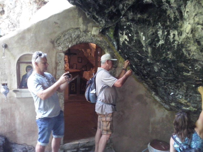 From Rethymno: Arkadi, Melidoni, and Margarites Tour - Margarites pottery village: the craft stop that actually has time
