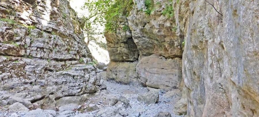 From Rethymno: Imbros Gorge & Libyan Guided Sea Tour - The Tour Guide Factor, and Why It Matters on Uneven Terrain