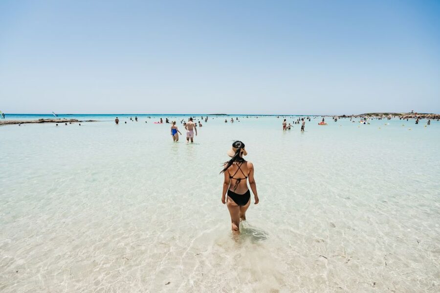 From Rethymno/Kavros: Elafonissi Pink Sand Beach Tour - The 4 hours on the beach: plan for the walk, the wind, and the crowd