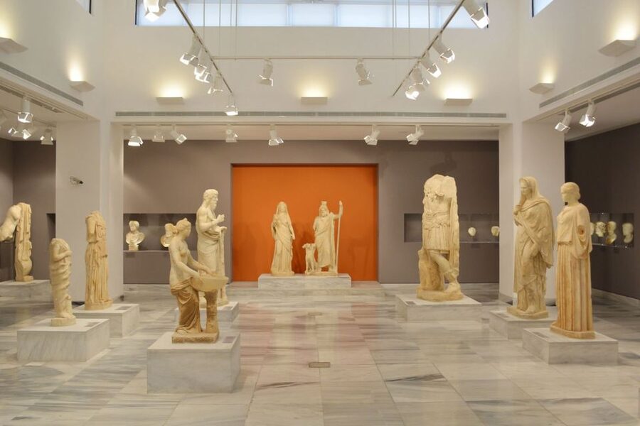 From Rethymno: Knossos Palace and Heraklion Guided Tour - One Big Day: Bus Comfort and Certified Guides from Rethymno
